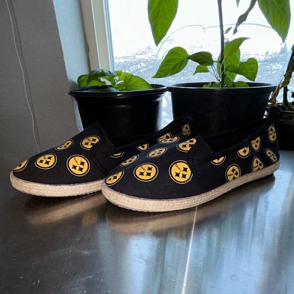 Steelers size medium slip on shoe - Picture 2 of 8